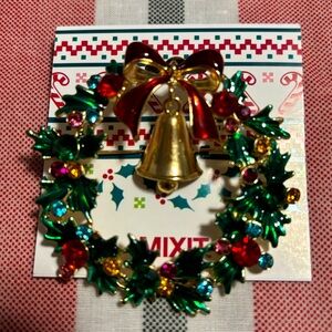 NWT Mixit Christmas Wreath Brooch with Bow and Bell